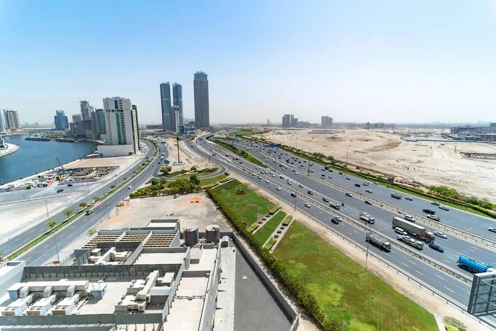 Cosy Studio With Luxurious Pool In Business Bay- Bayz Tower Apartment Dubai