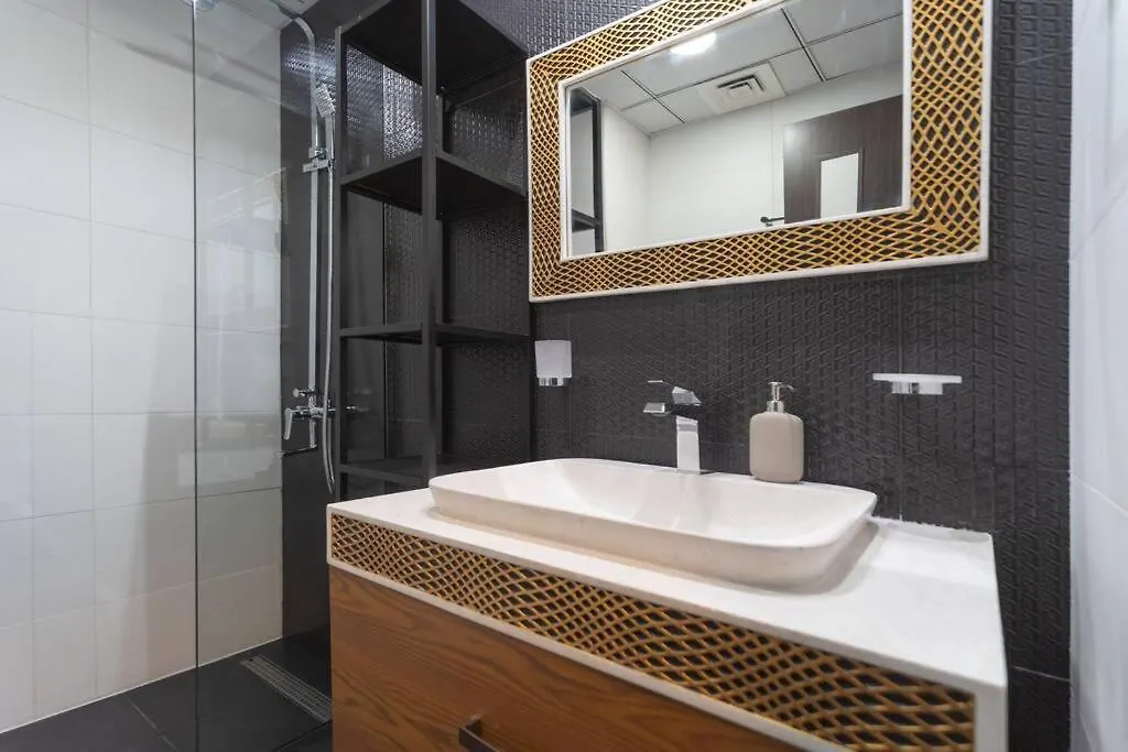 Cosy Studio With Luxurious Pool In Business Bay- Bayz Tower Apartment Dubai