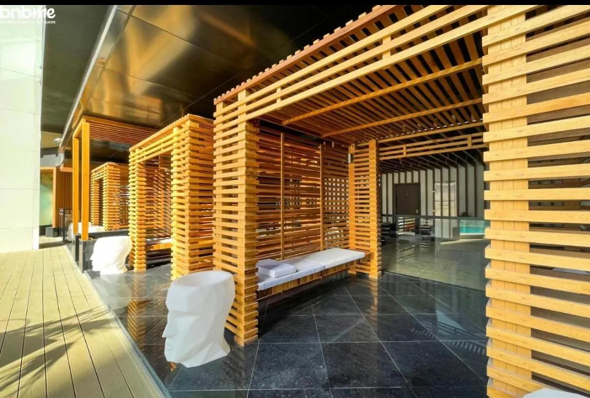 Cosy Studio With Luxurious Pool In Business Bay- Bayz Tower Apartment Dubai